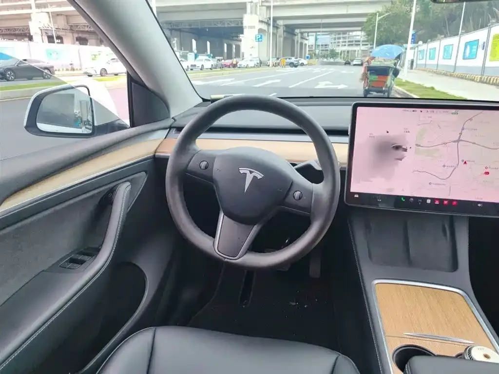 Tesla Model Y — фото 7