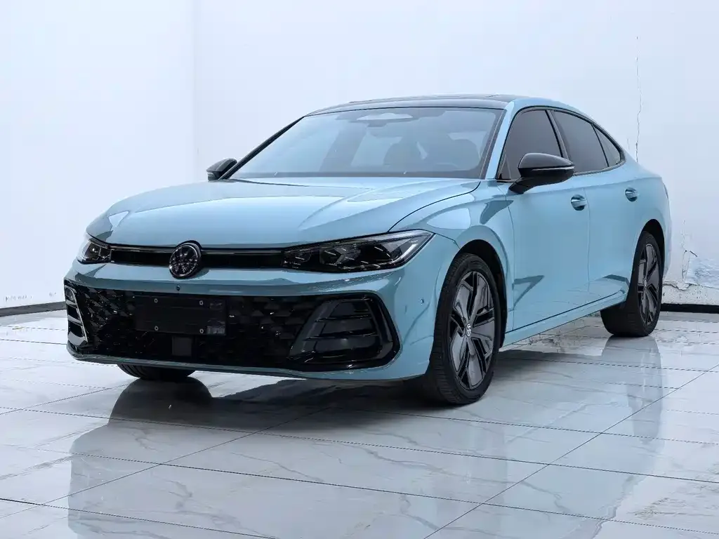 Volkswagen Passat — фото 1
