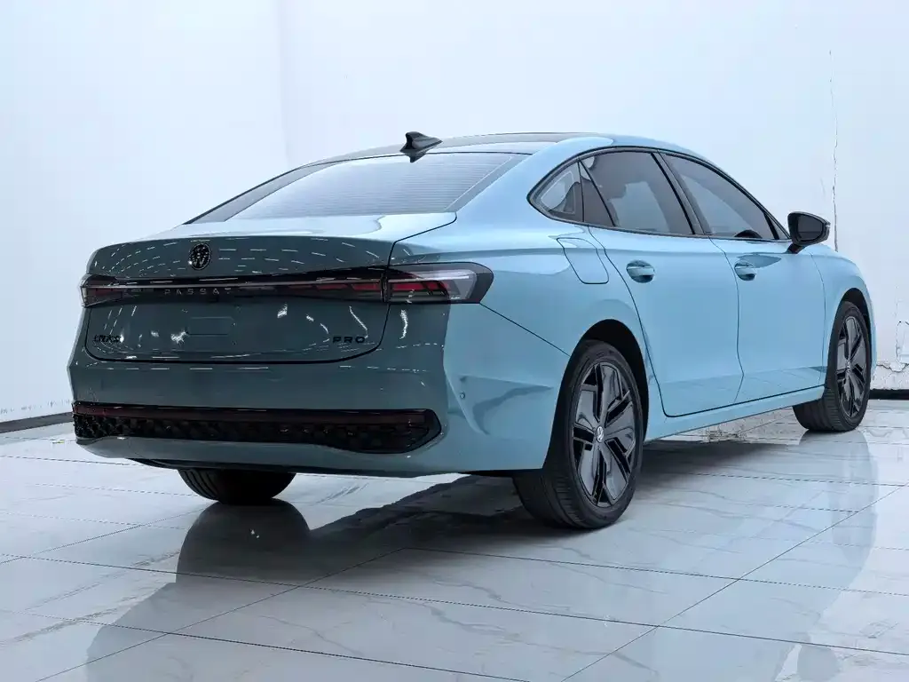 Volkswagen Passat — фото 8