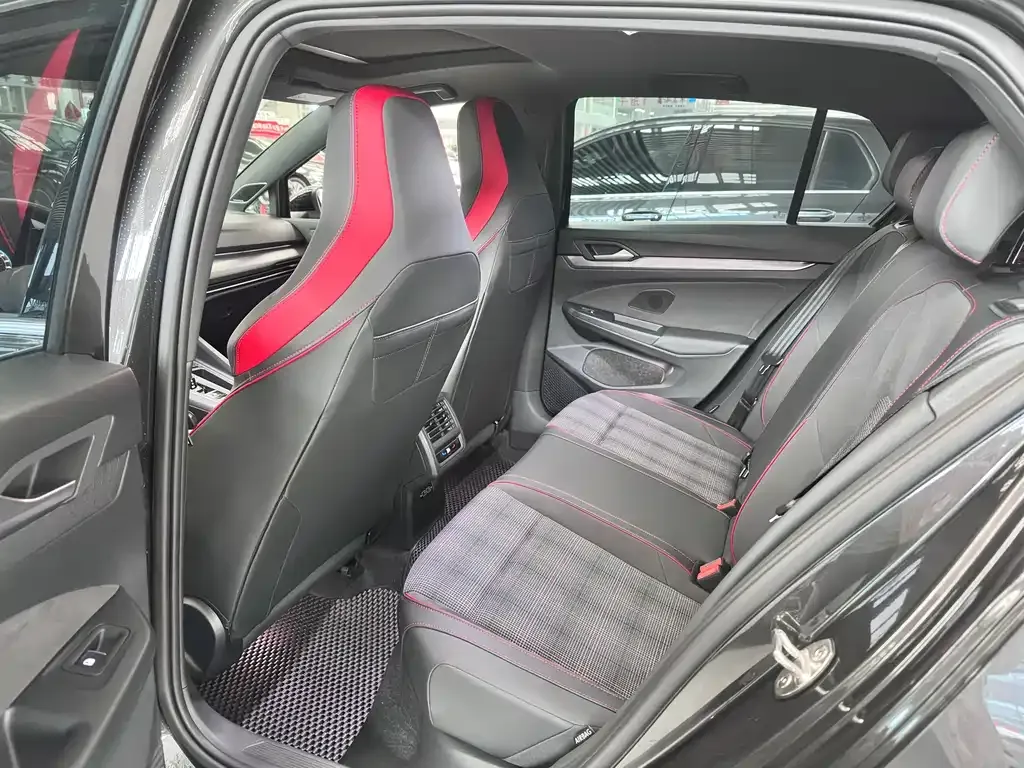 Volkswagen Golf GTI 2025 из CN, фото 7