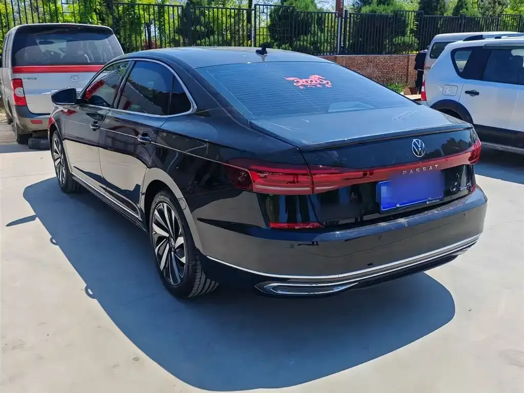 Volkswagen Passat — фото 5