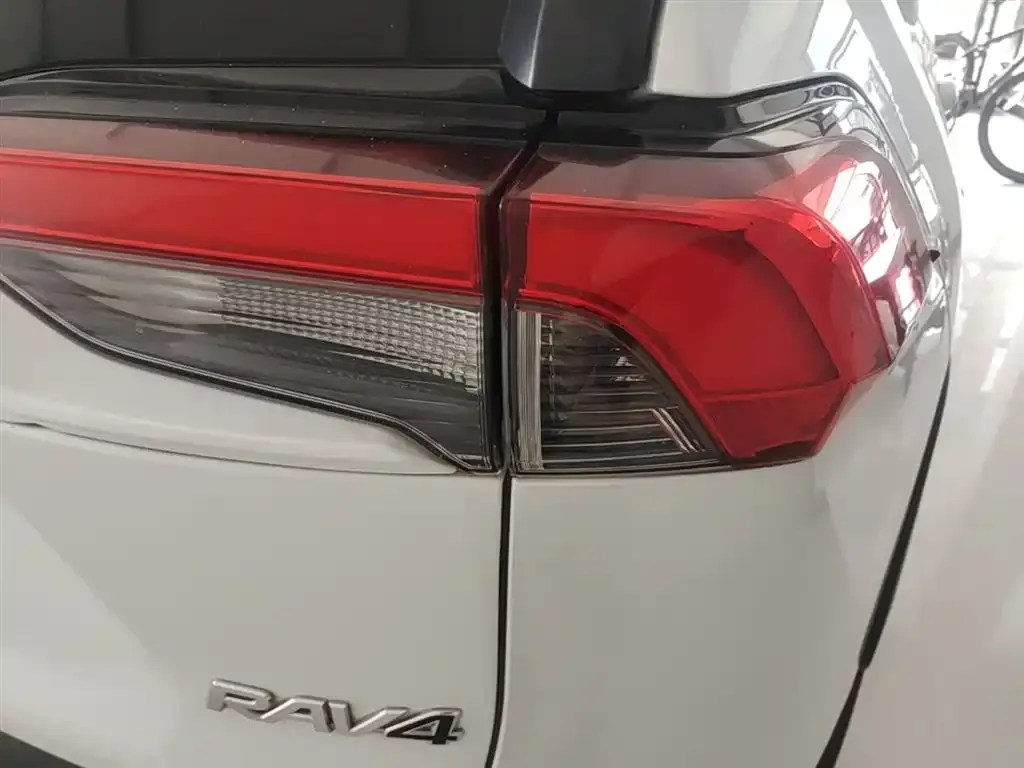 Toyota RAV4 2021 из CN, фото 8