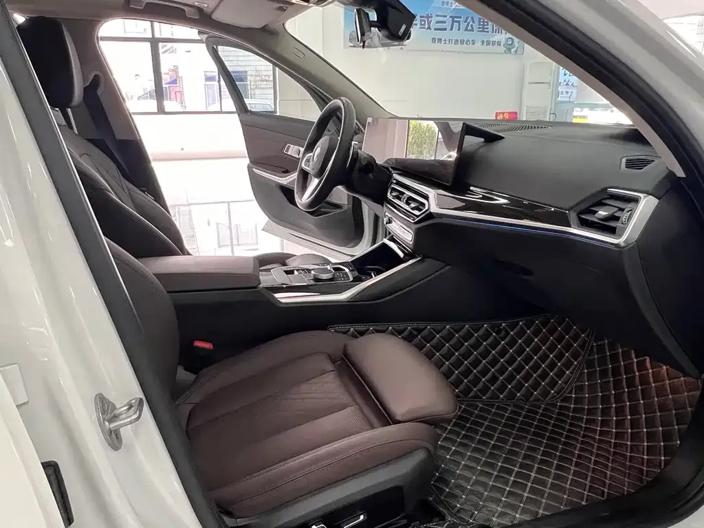 BMW 3 Series 2024 из CN, фото 3
