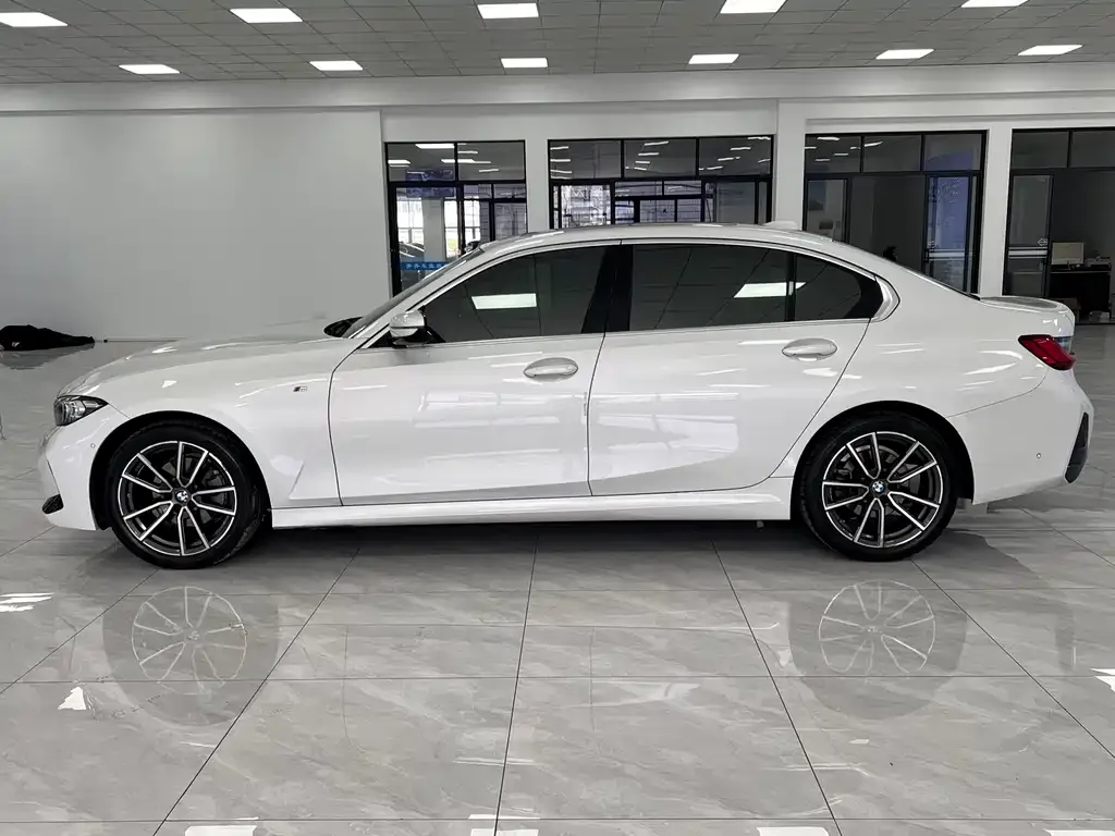 BMW 3 Series 2024 из CN, фото 5