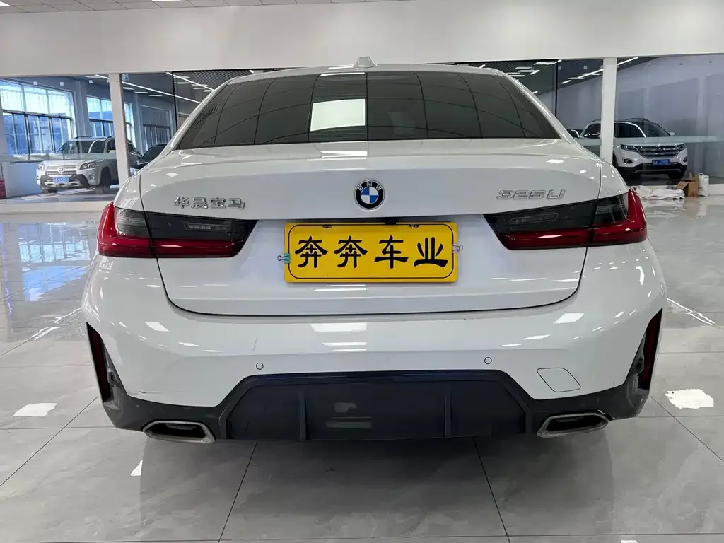 BMW 3 Series 2024 из CN, фото 2