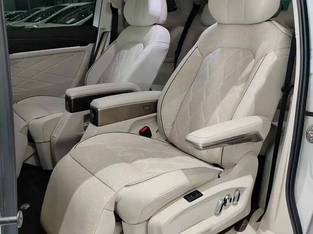 Volkswagen Viloran 2023 из CN, фото 4