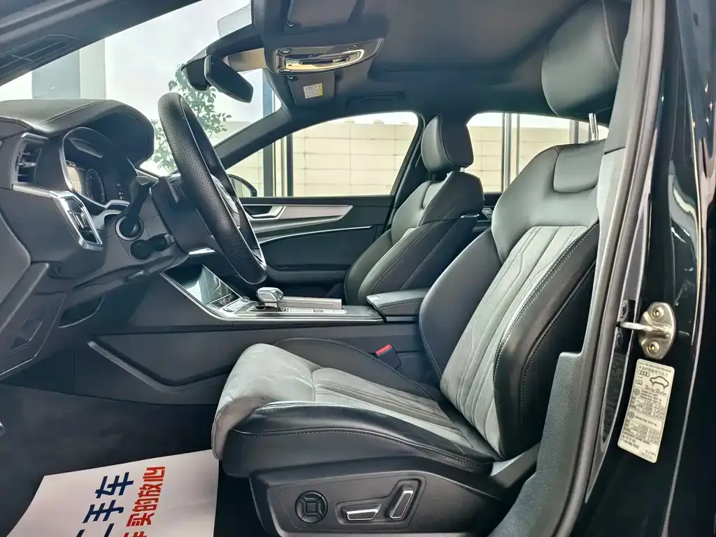 Audi A6L 2023 из CN, фото 5