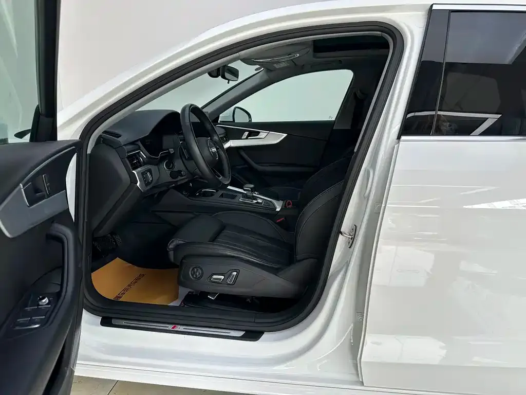 Audi A4L 2024 из CN, фото 6