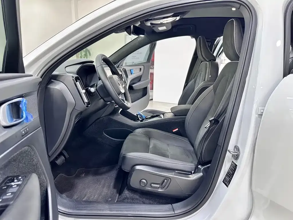 Volvo C40 2023 из CN, фото 8