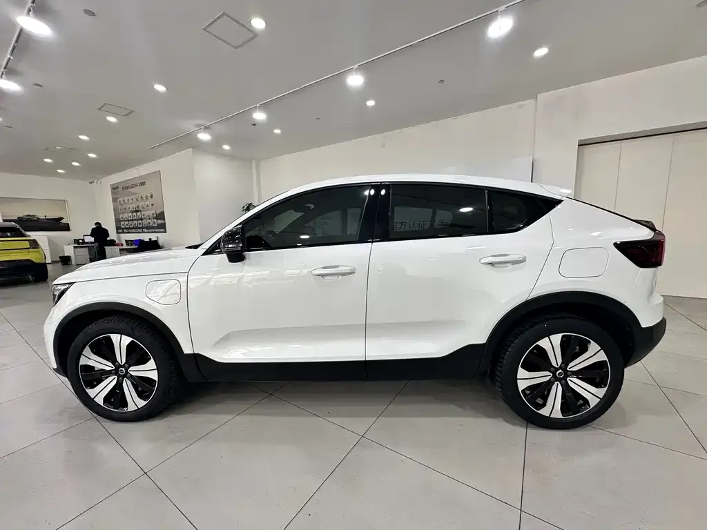 Volvo C40 2023 из CN, фото 3