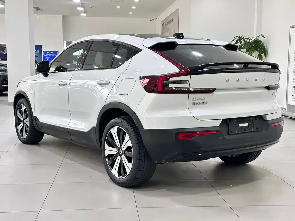 Volvo C40 2023 из CN, фото 2