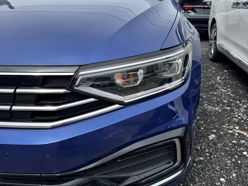 Volkswagen Magotan GTE PHEV 2021 из CN, фото 4