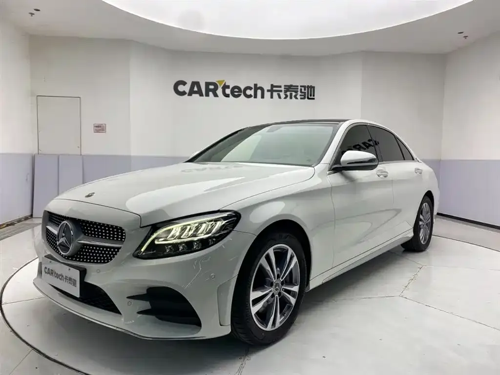 Mercedes-Benz C-Class — фото 1