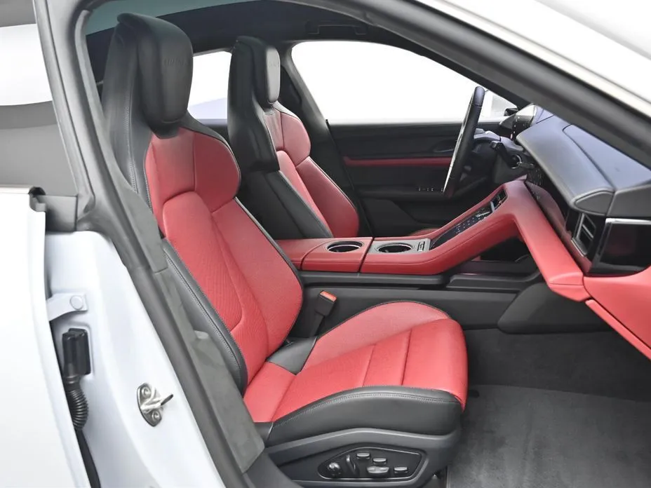 Porsche Taycan 2025 из KR, фото 7