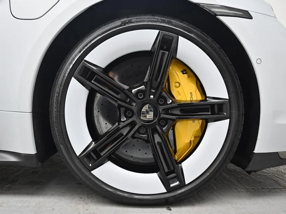 Porsche Taycan 2025 из KR, фото 10
