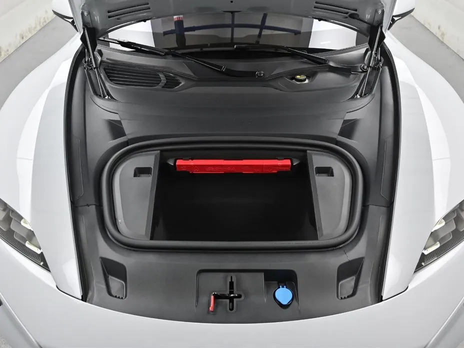 Porsche Taycan 2025 из KR, фото 9