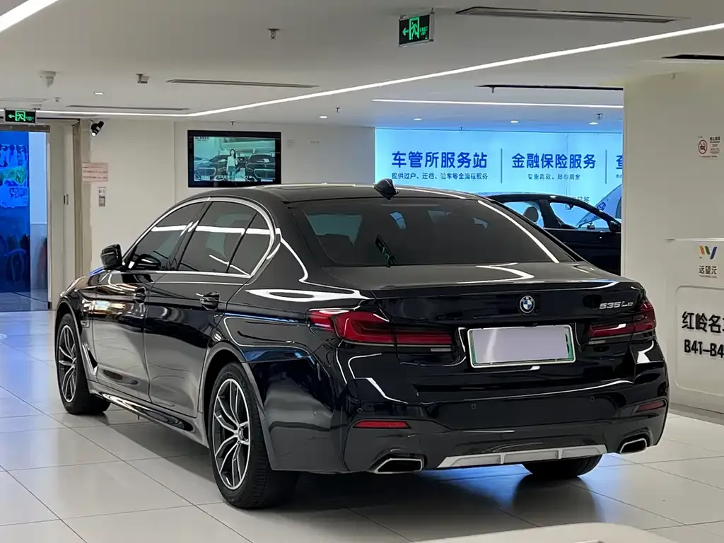 BMW 5 Series New Energy — фото 7