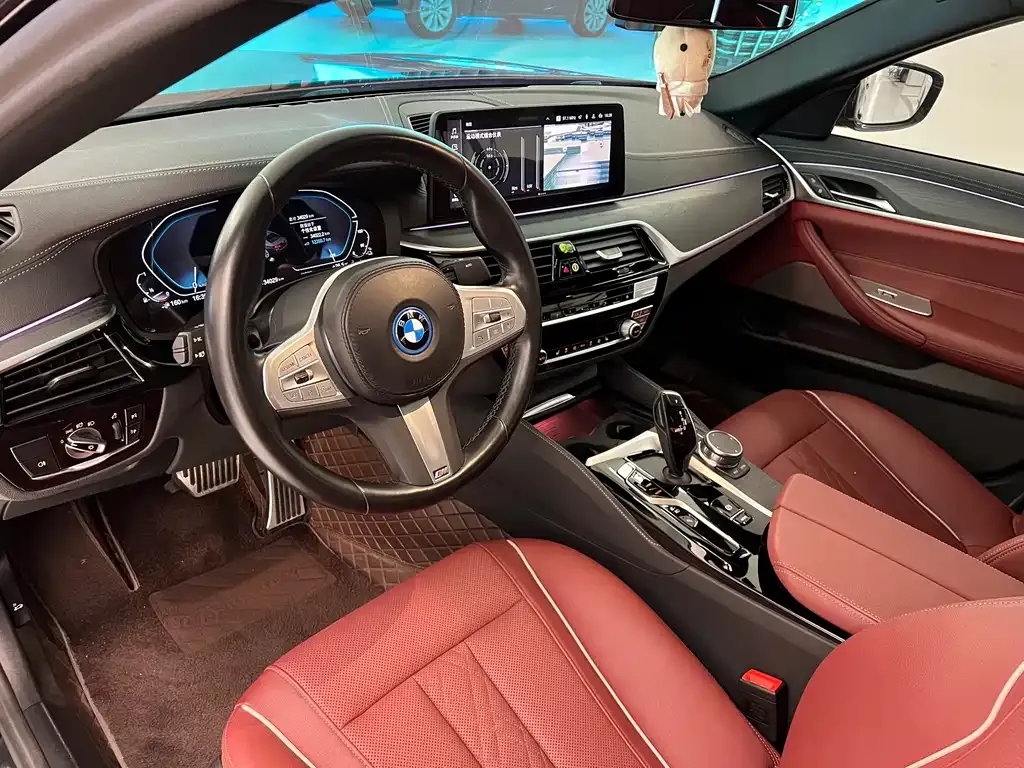 BMW 5 Series New Energy — фото 10