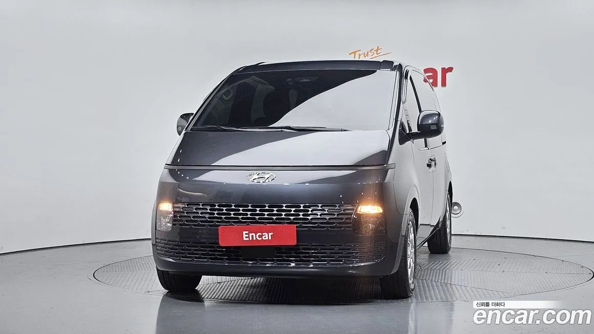 Hyundai Staria 2023 из KR, фото 2