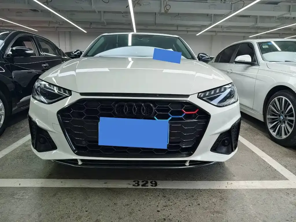 Audi A4L 2023 из CN, фото 6