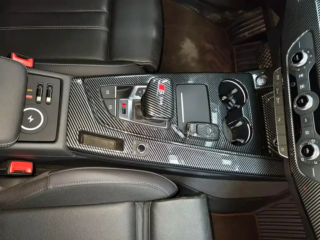 Audi A4L 2023 из CN, фото 5