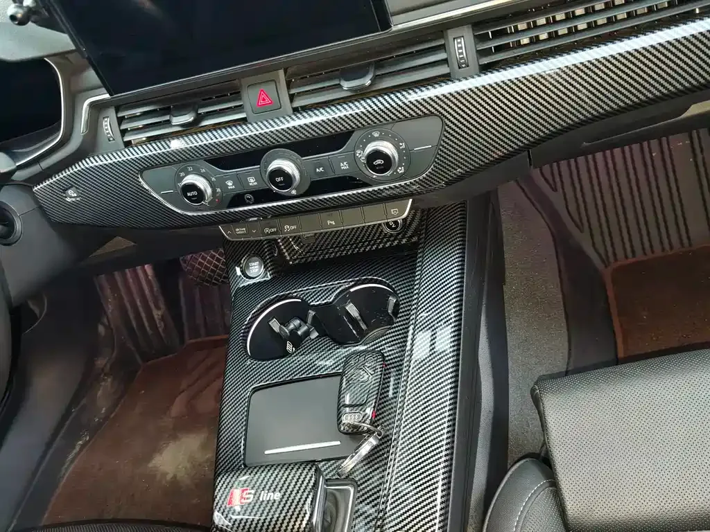 Audi A4L 2023 из CN, фото 7