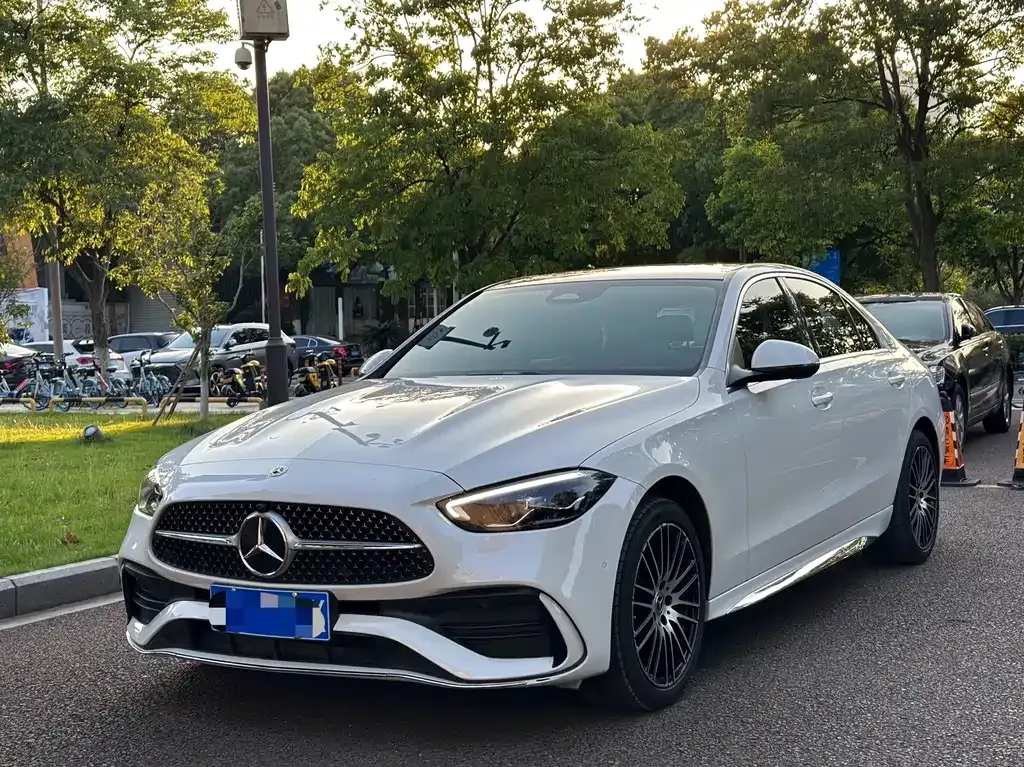 Mercedes-Benz C-Class — фото 1