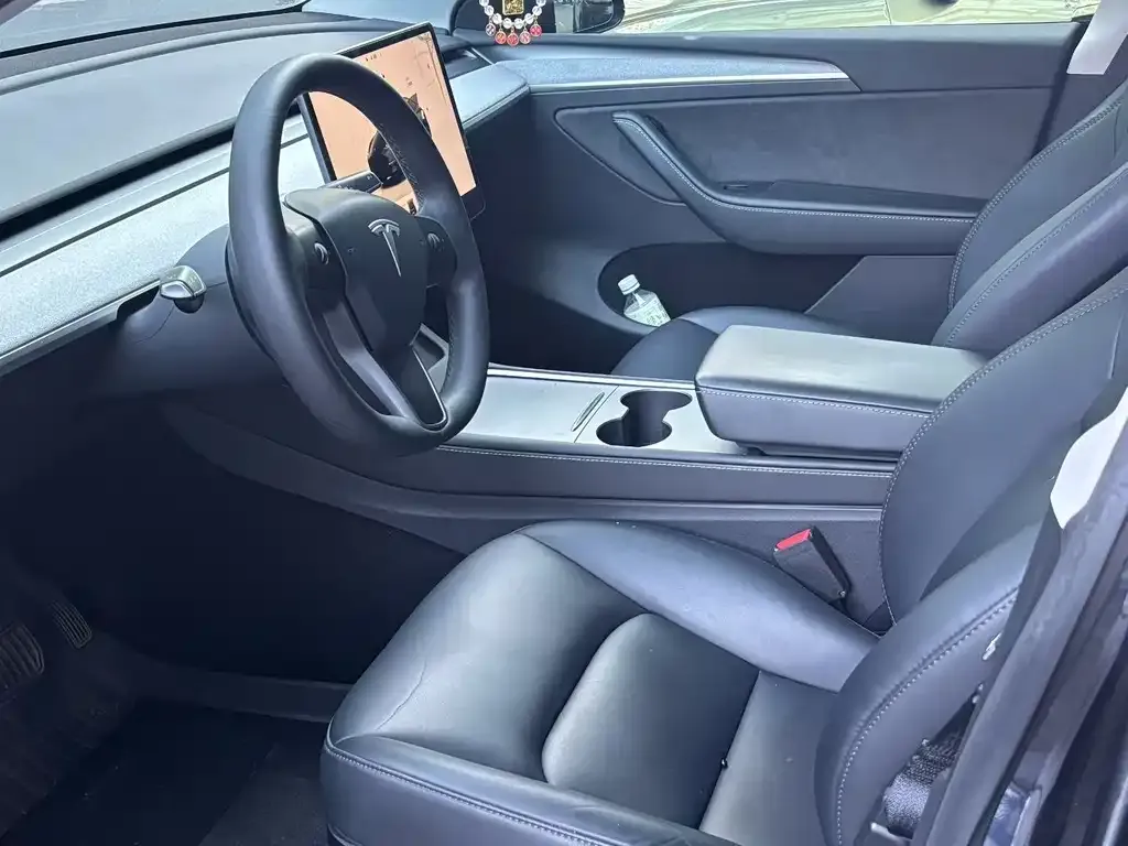 Tesla Model Y — фото 5
