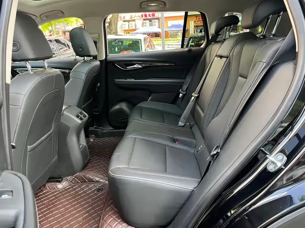 Buick Envision Plus — фото 2