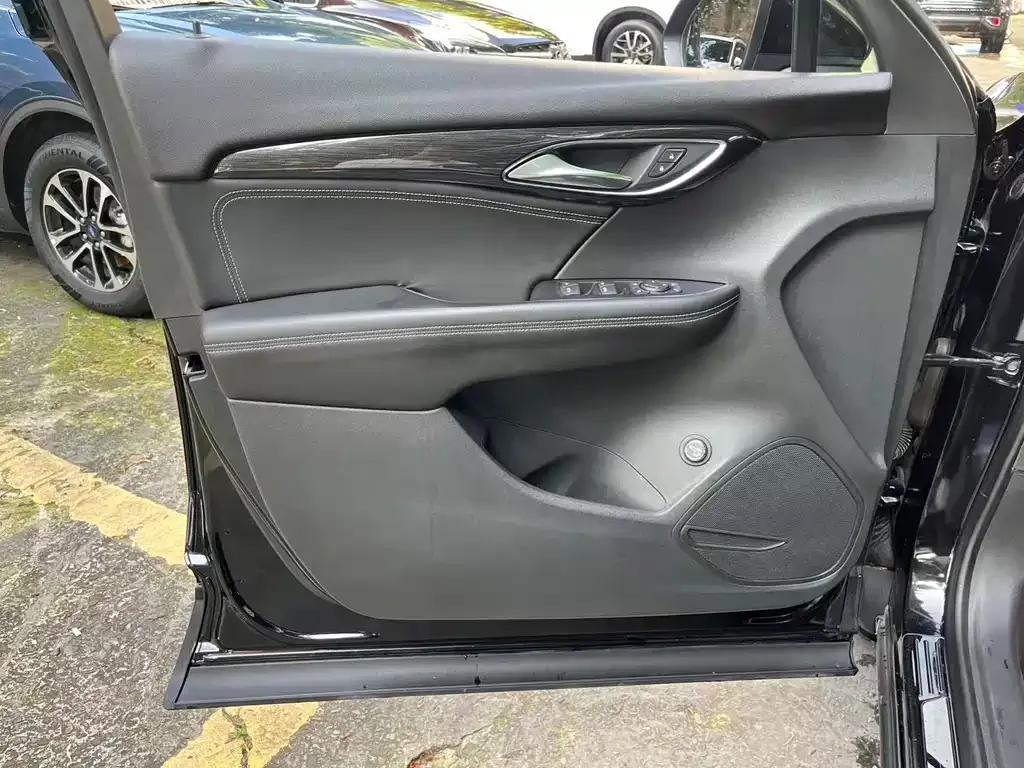 Buick Envision Plus — фото 4