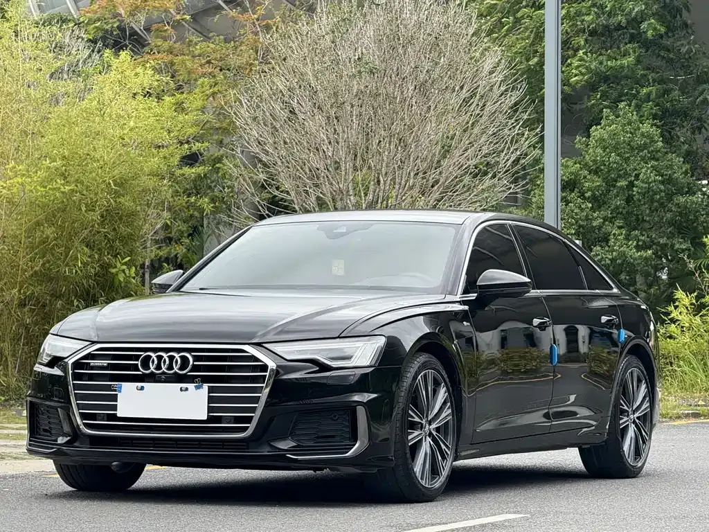 Audi A6L — фото 1