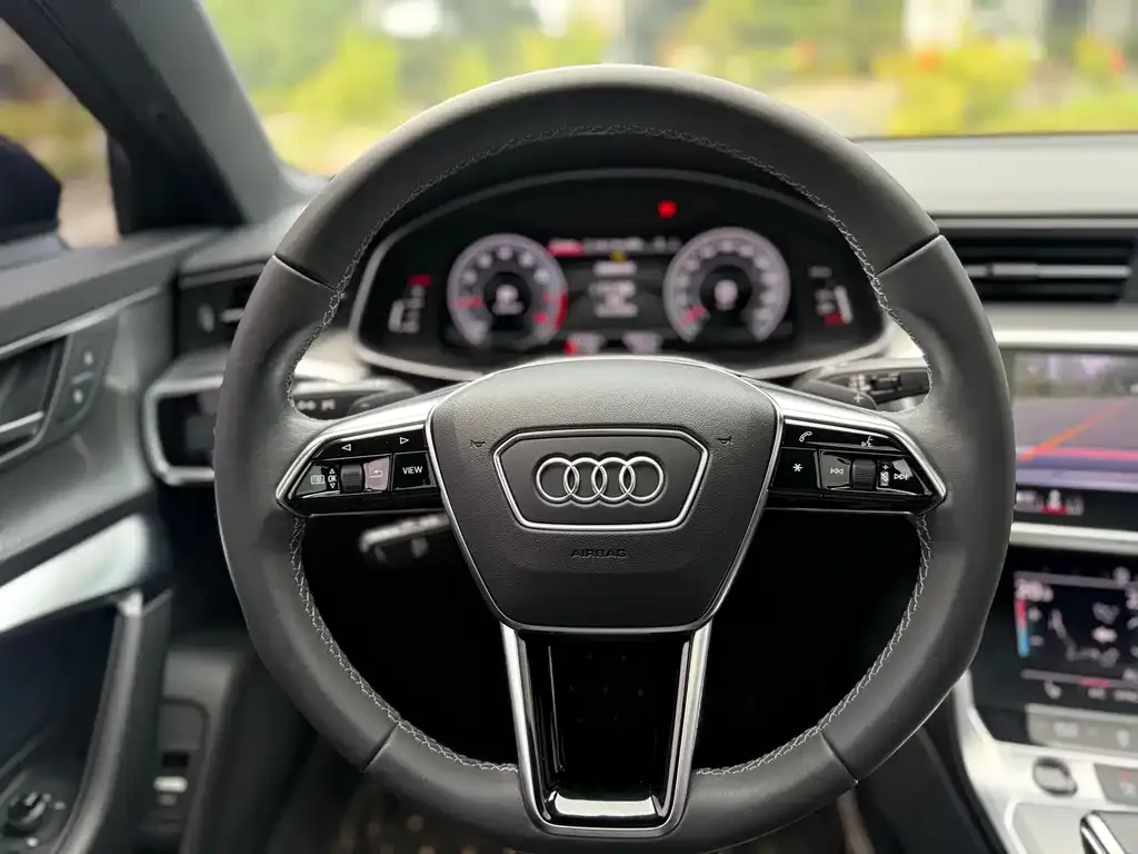 Audi A6L — фото 10