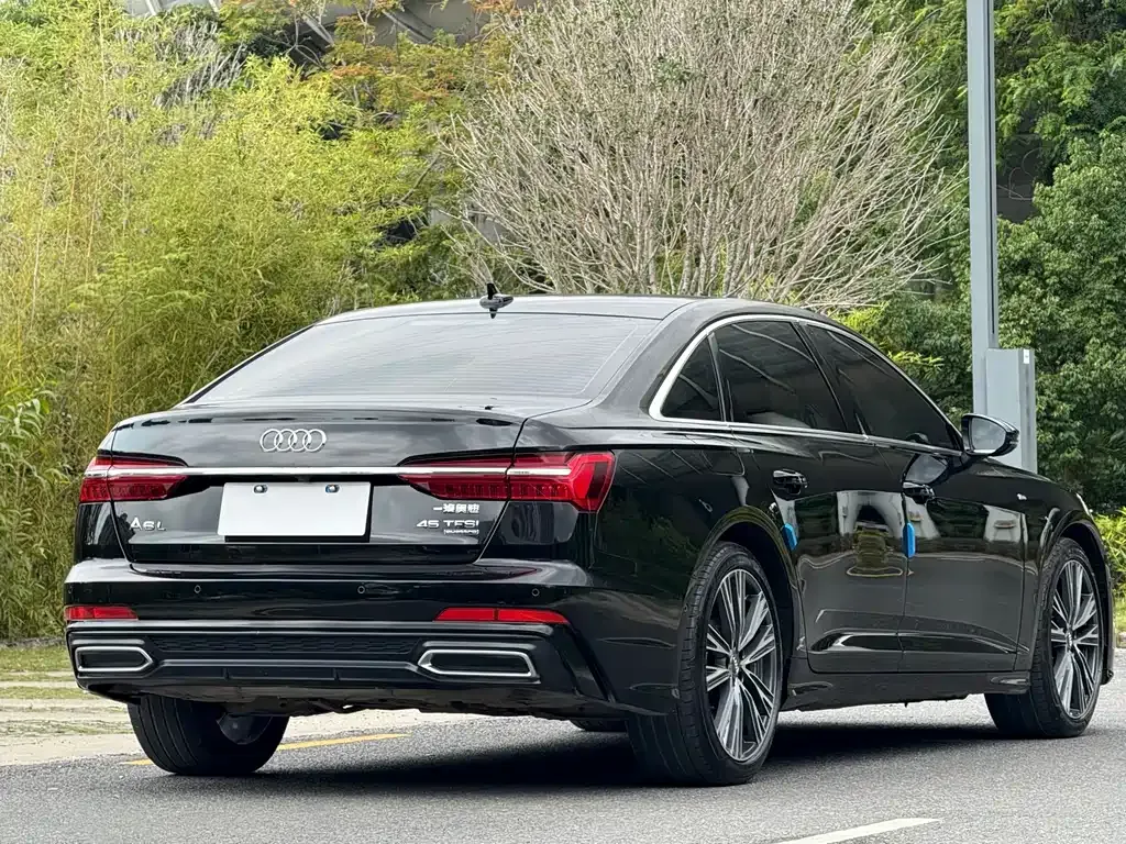 Audi A6L — фото 6