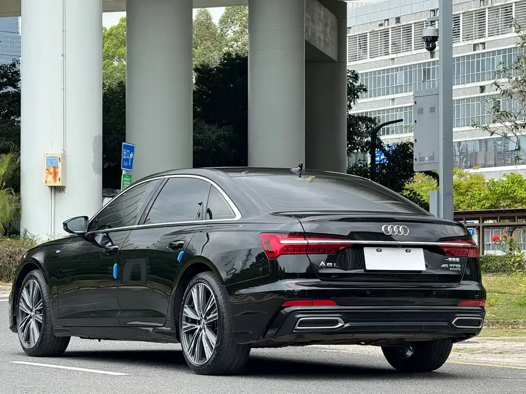 Audi A6L — фото 7