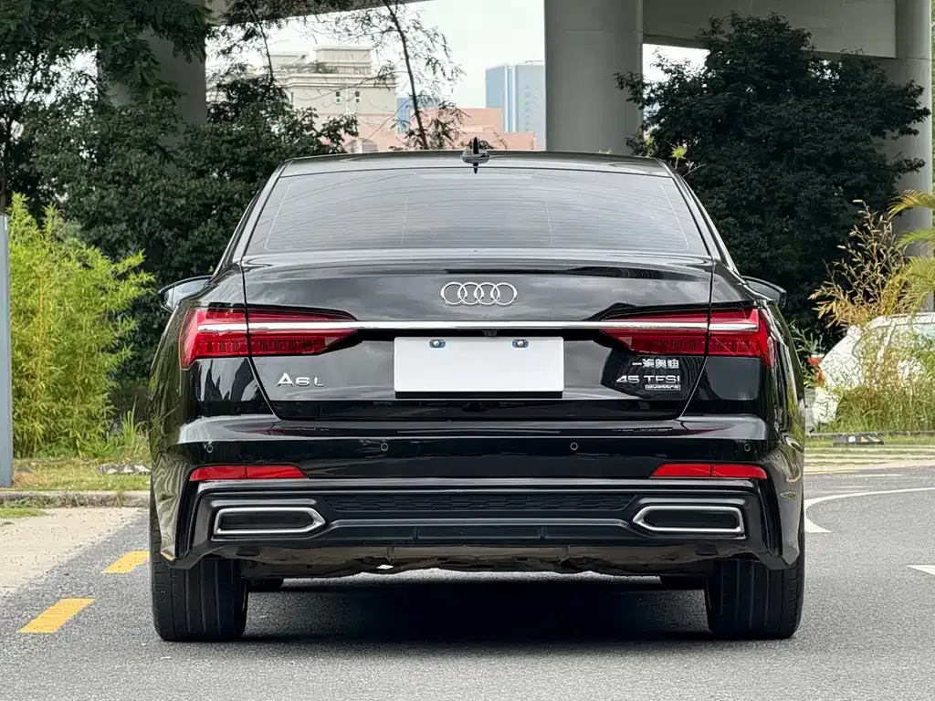 Audi A6L — фото 2