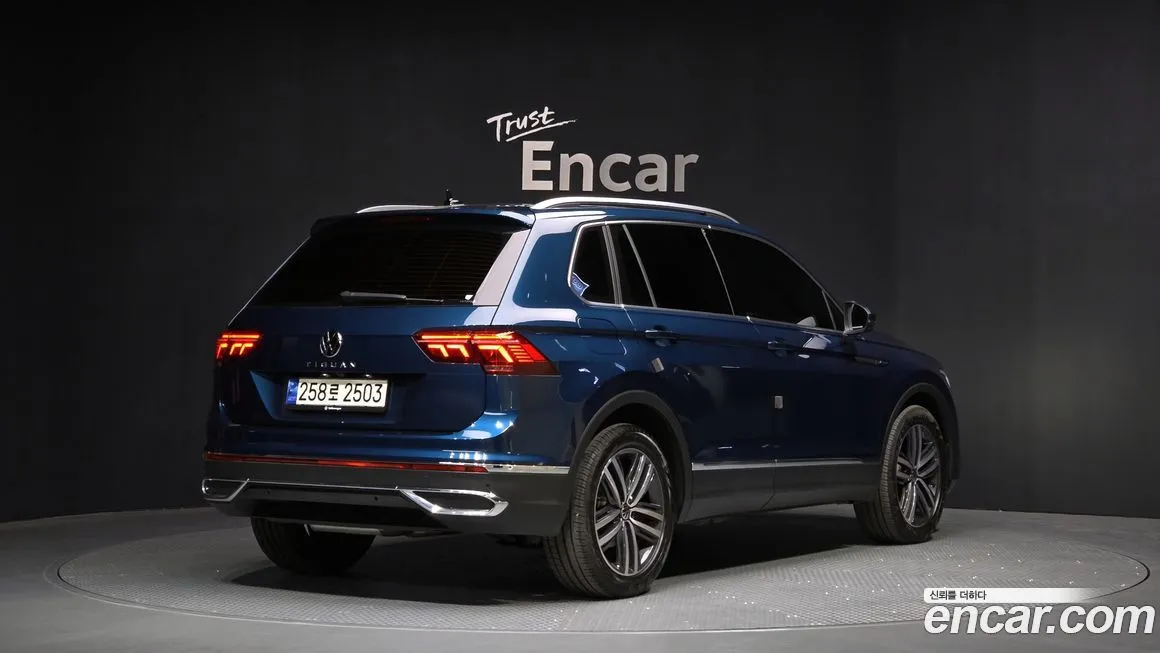 Volkswagen Tiguan — фото 8