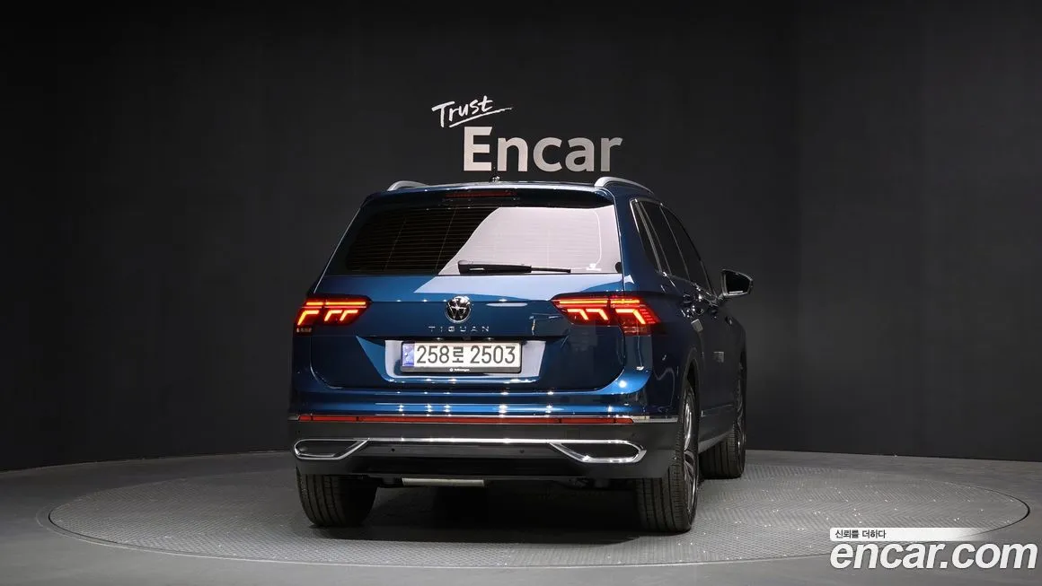 Volkswagen Tiguan — фото 9