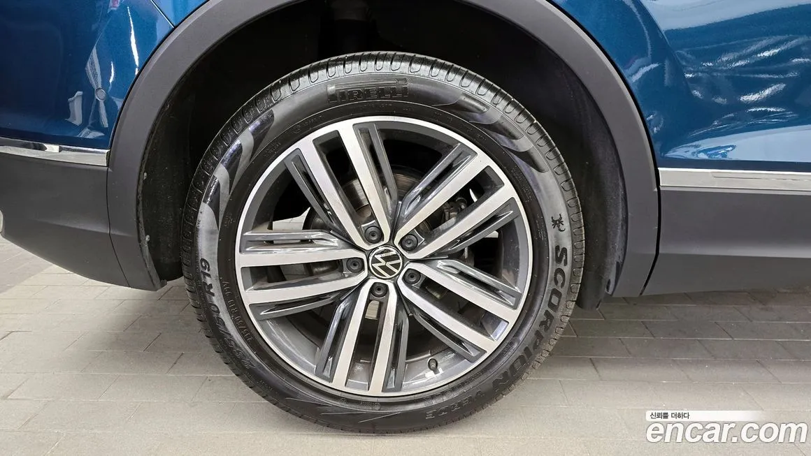 Volkswagen Tiguan — фото 10