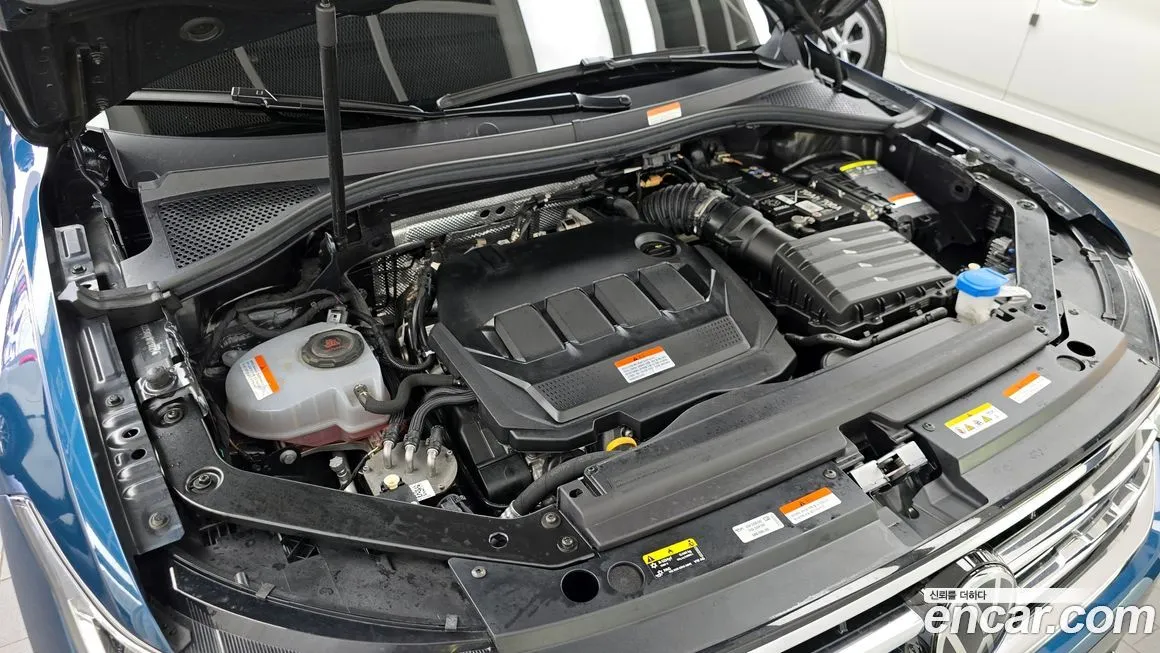 Volkswagen Tiguan — фото 7