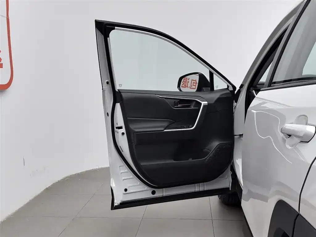 Toyota RAV4 2024 из CN, фото 5