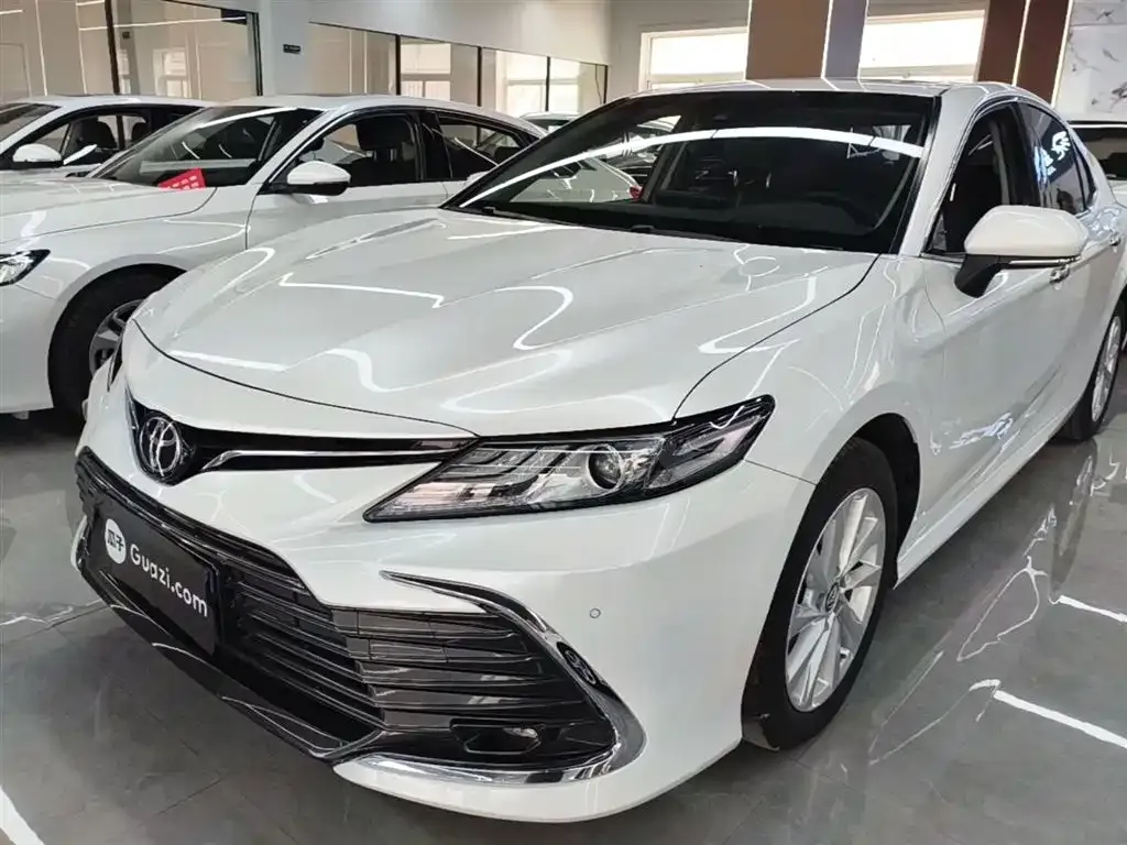 Toyota Camry — фото 4