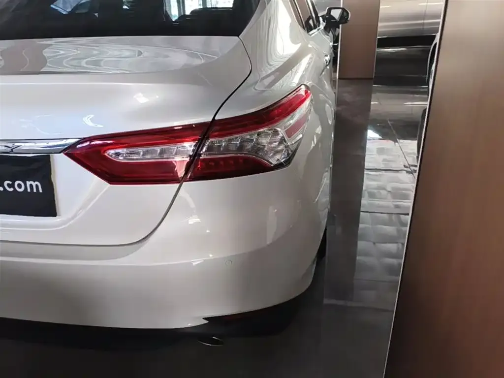 Toyota Camry — фото 6
