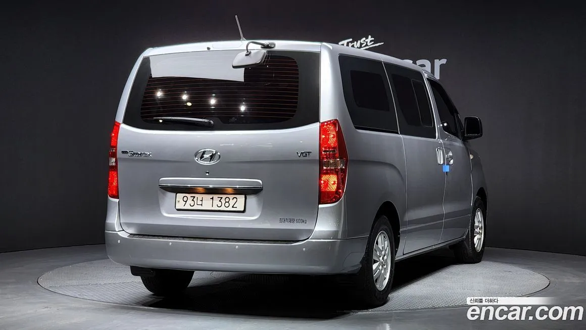 Hyundai Starex — фото 2