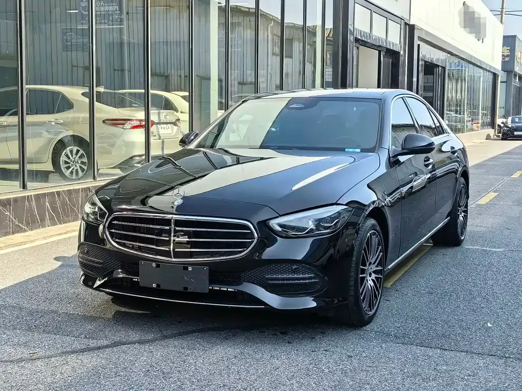 Mercedes-Benz C-Class — фото 1
