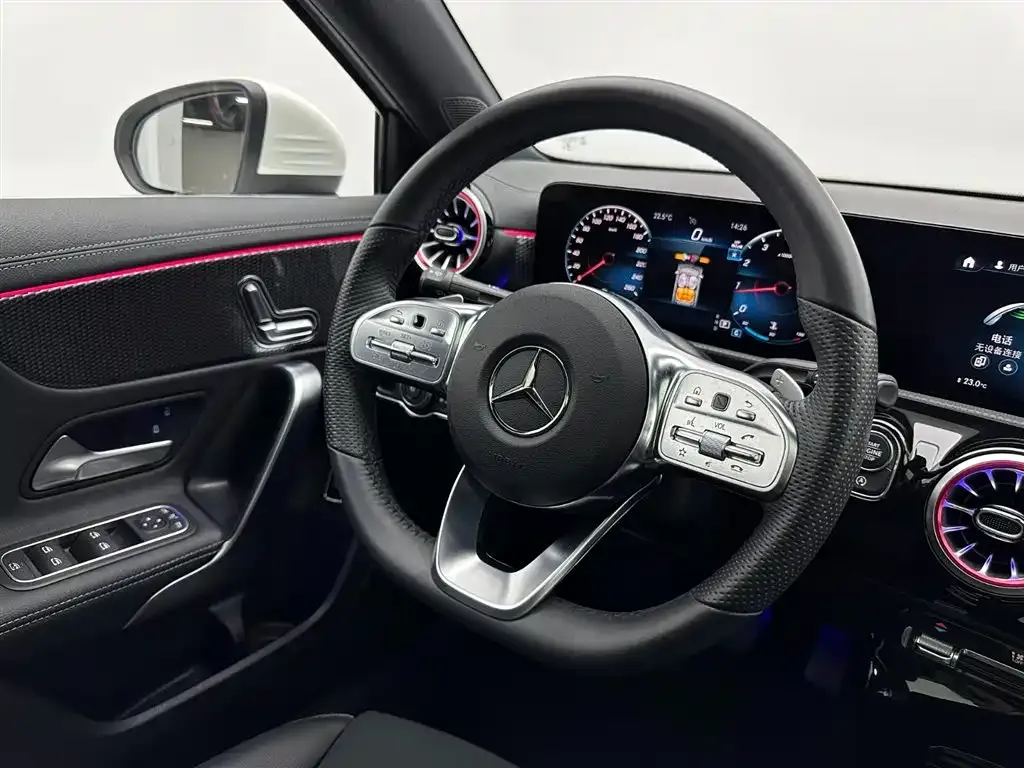 Mercedes-Benz A-Class — фото 8