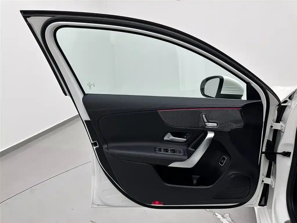 Mercedes-Benz A-Class — фото 10