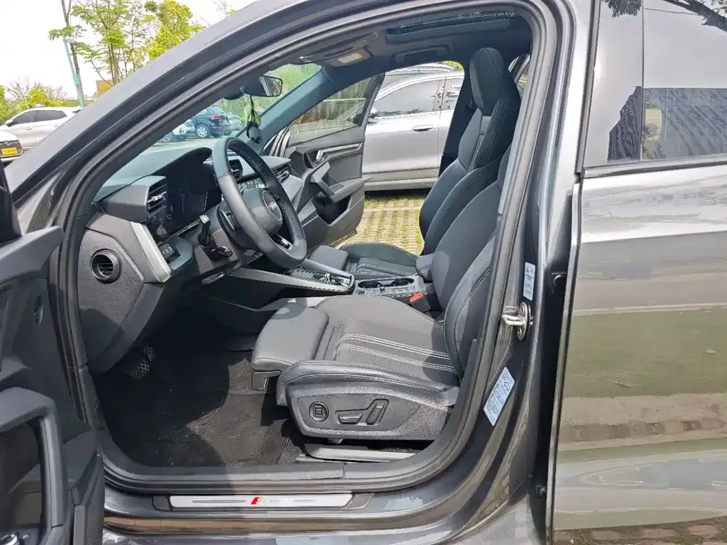 Audi A3 2023 из CN, фото 8