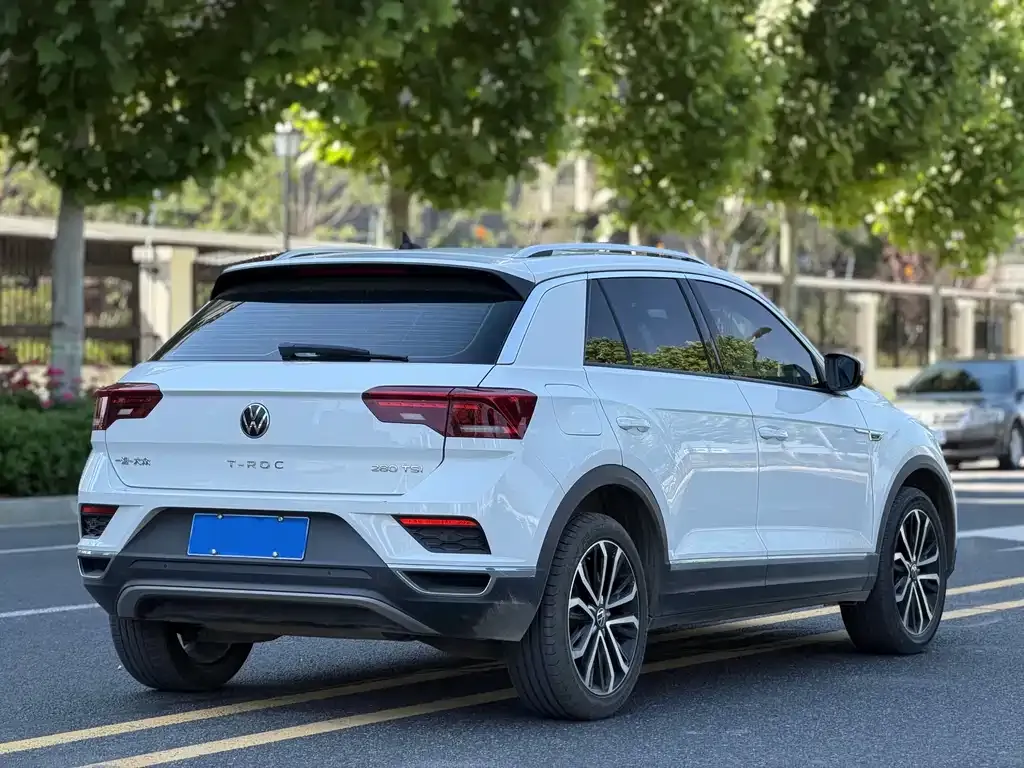 Volkswagen T-Roc — фото 8