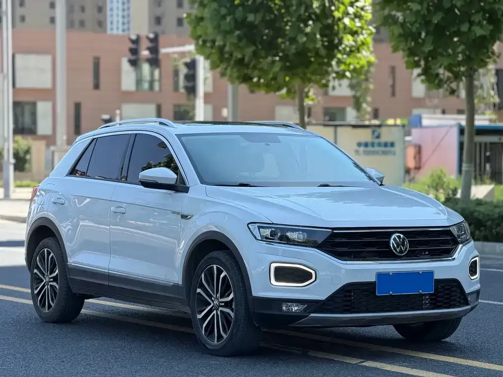 Volkswagen T-Roc — фото 5