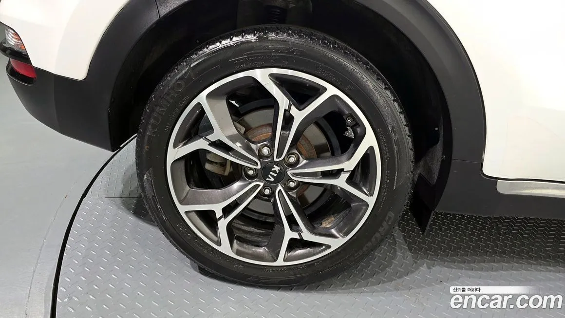 Kia Sportage — фото 8